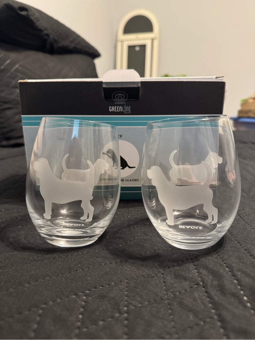 Etched Beagle Stemless Wine Glasses — Clear (Set of 2)